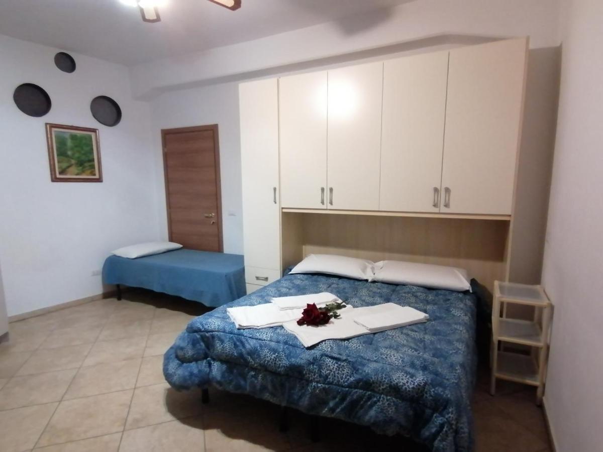 Villa Glori Affitto Camere Monolocali Carpi Kültér fotó